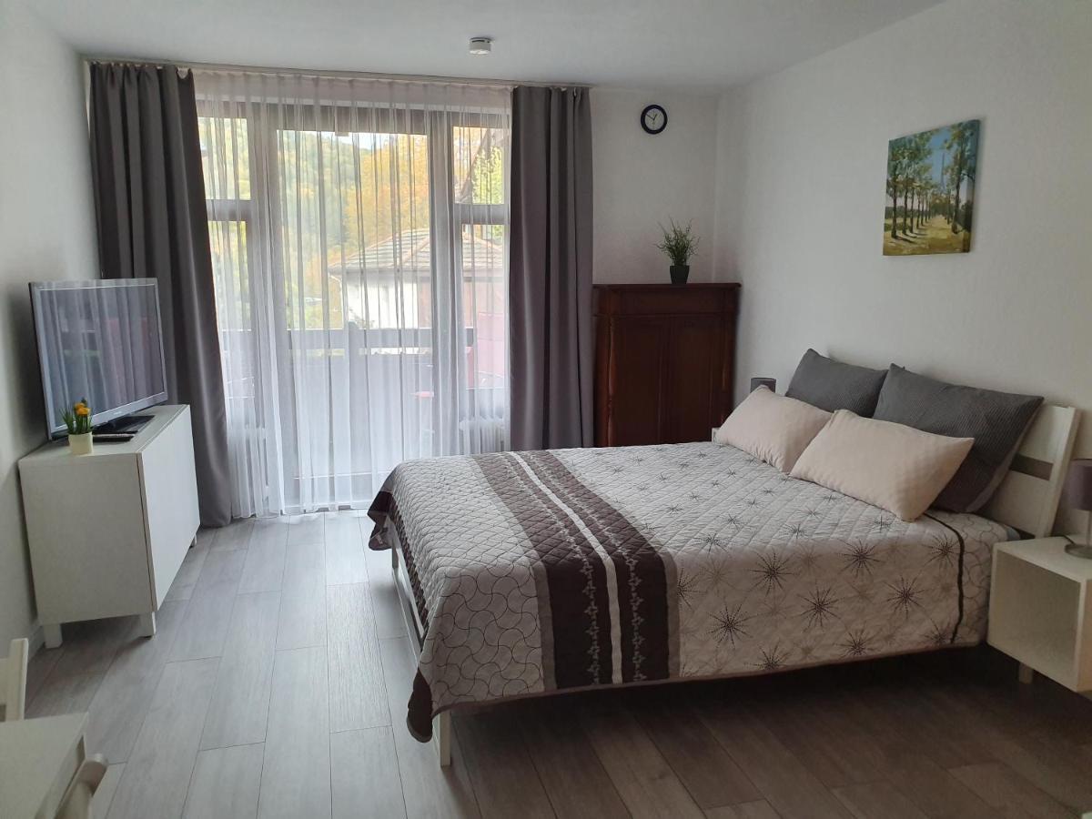 Gemütliche Ferienwohnung am Kurpark in Bad Herrenalb Exterior foto